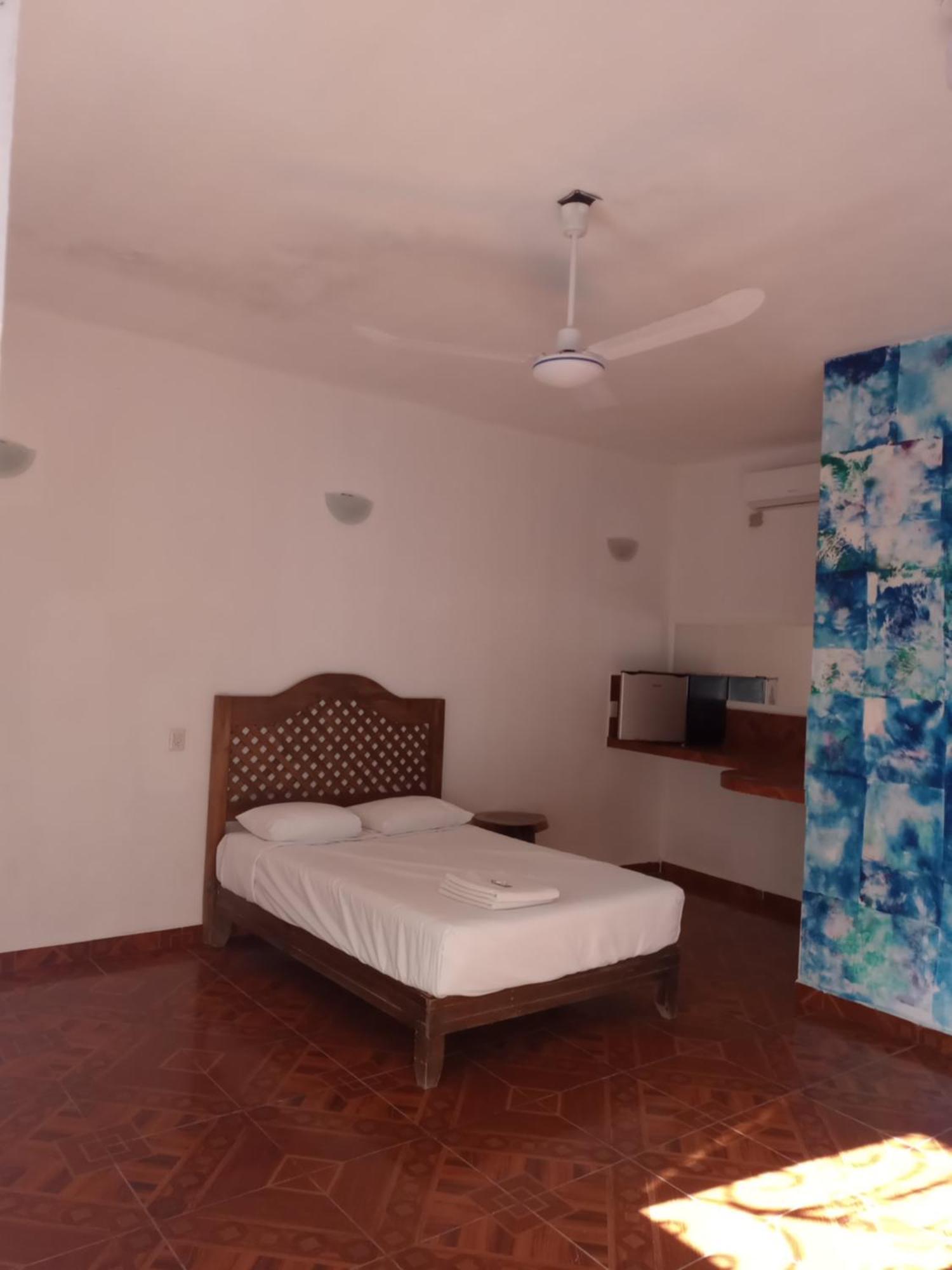 Blue Hotel 巴卡拉尔 外观 照片